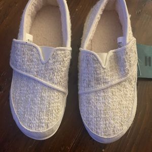 Tom’s Inca lined shoes